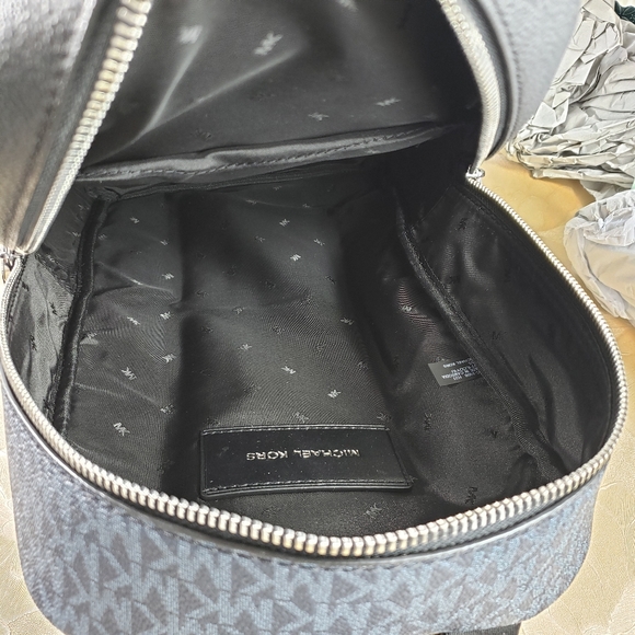 Michael Kors Mens Cooper Admiral Blue Colorblock Logo Stripe Commuter Sling Pack - Picture 8 of 8